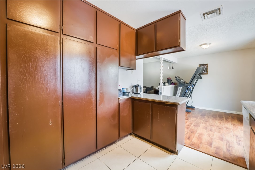 6135 Meadowgrass Lane Property Photo 10