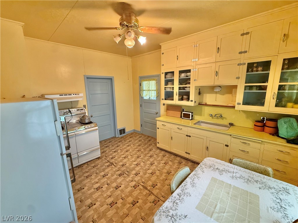 11 Avenue C Property Photo 6