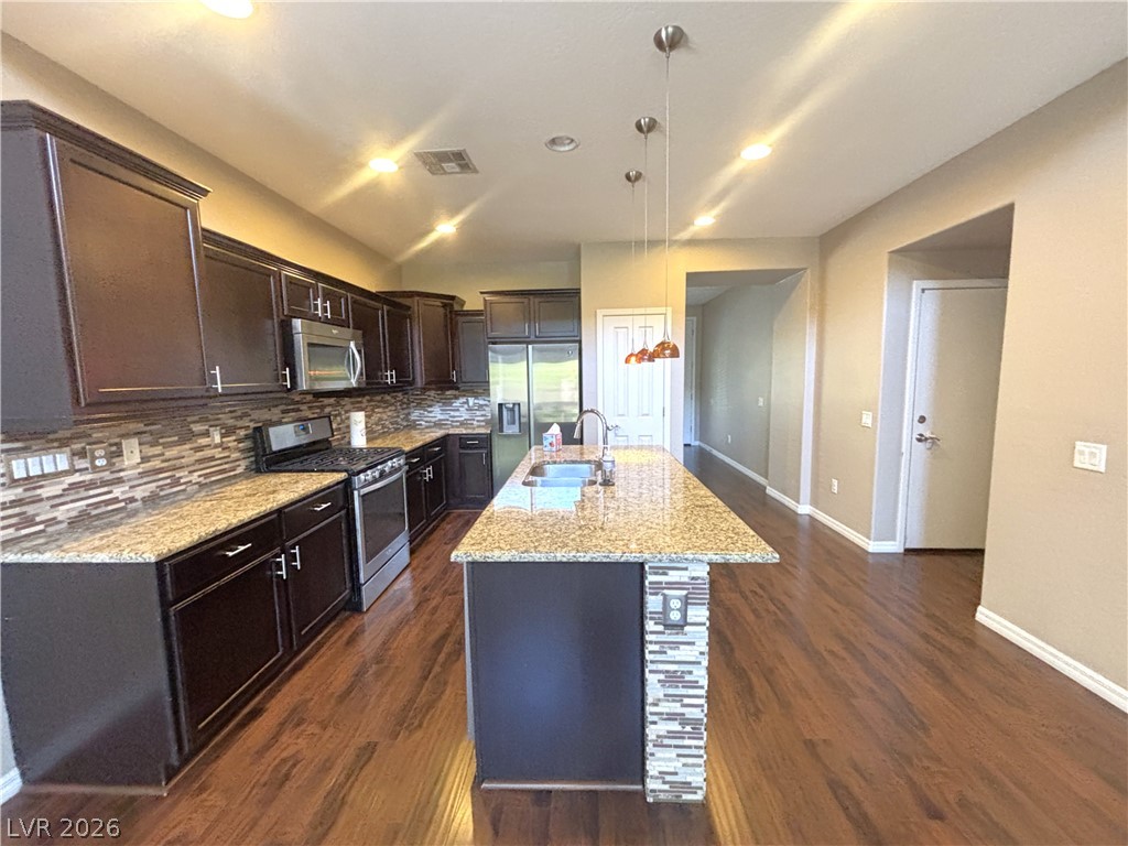 5704 Shadow Bend Drive Property Photo 4