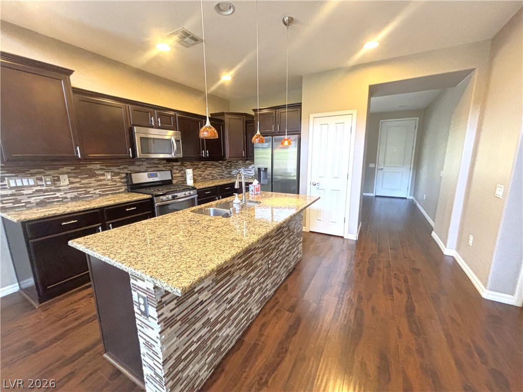 5704 Shadow Bend Drive Property Photo 5
