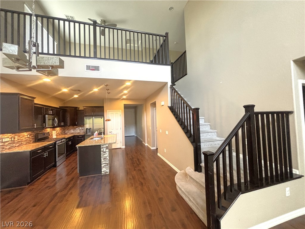 5704 Shadow Bend Drive Property Photo 12