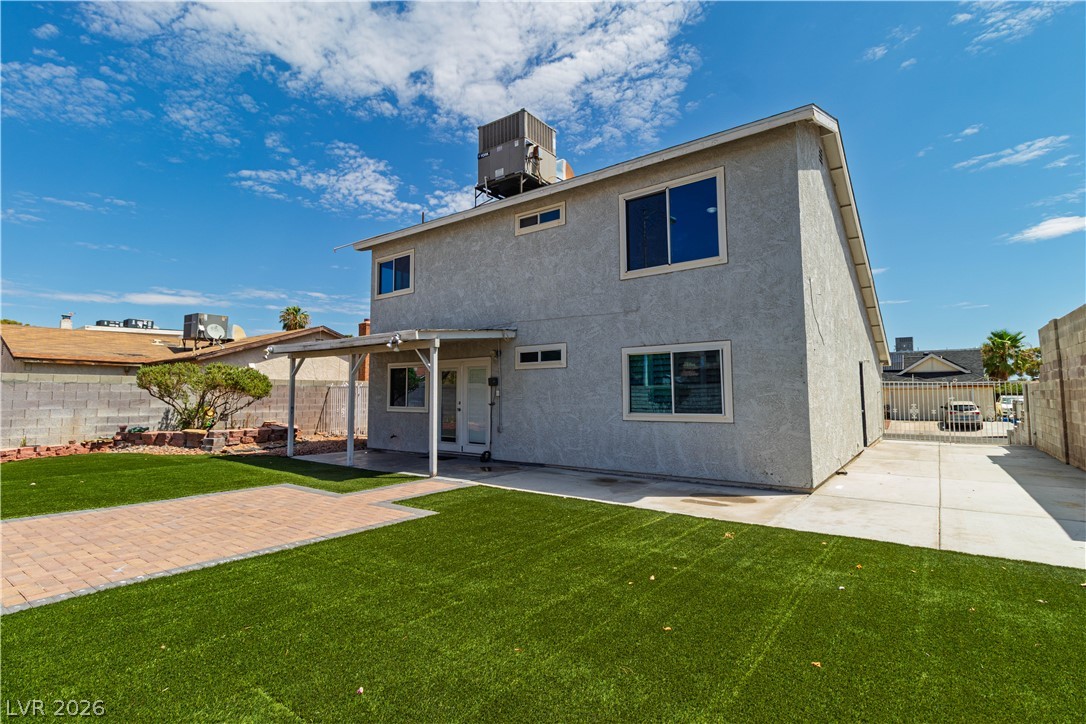 4815 Castle Rock Court Property Photo 3