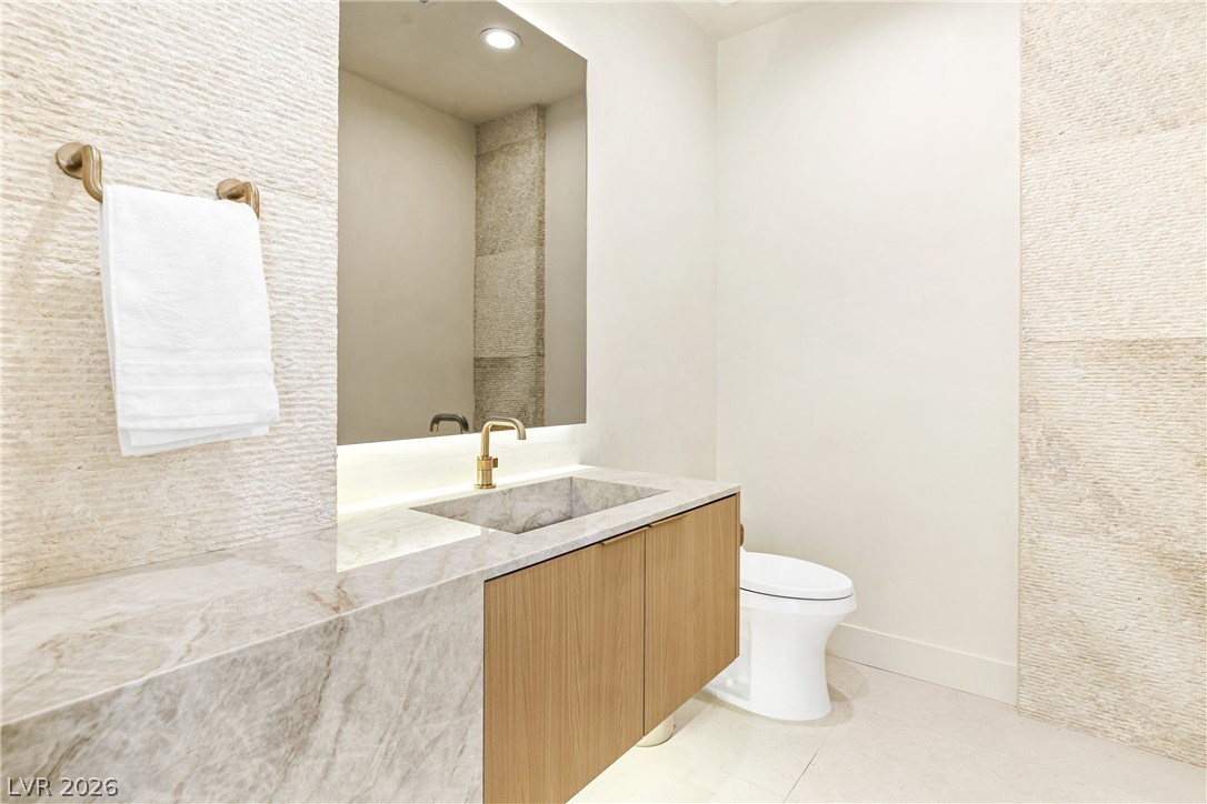 2847 Queens Courtyard Drive Property Photo 32