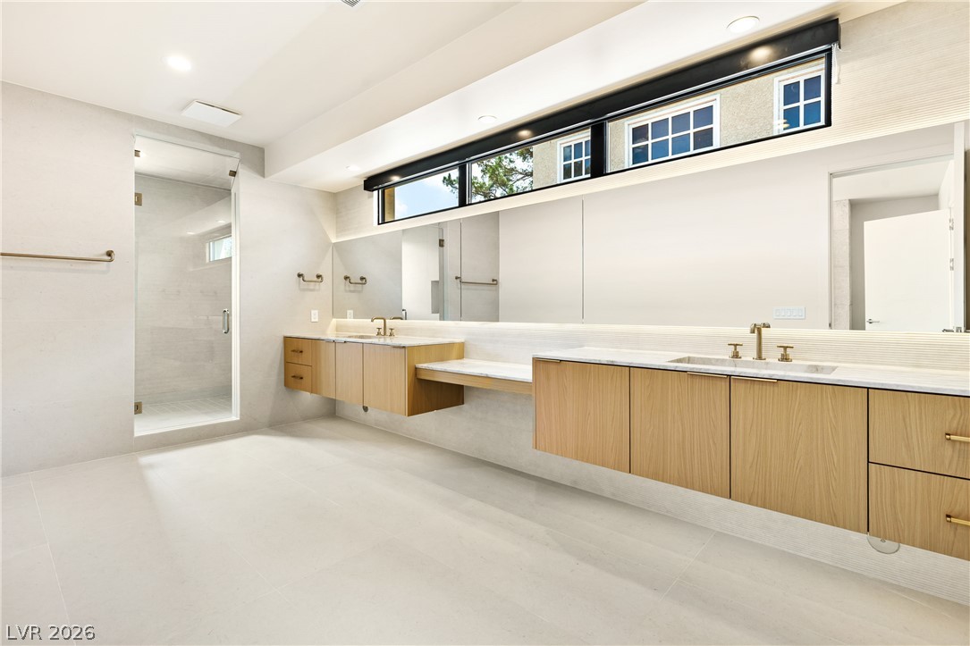 2847 Queens Courtyard Drive Property Photo 37