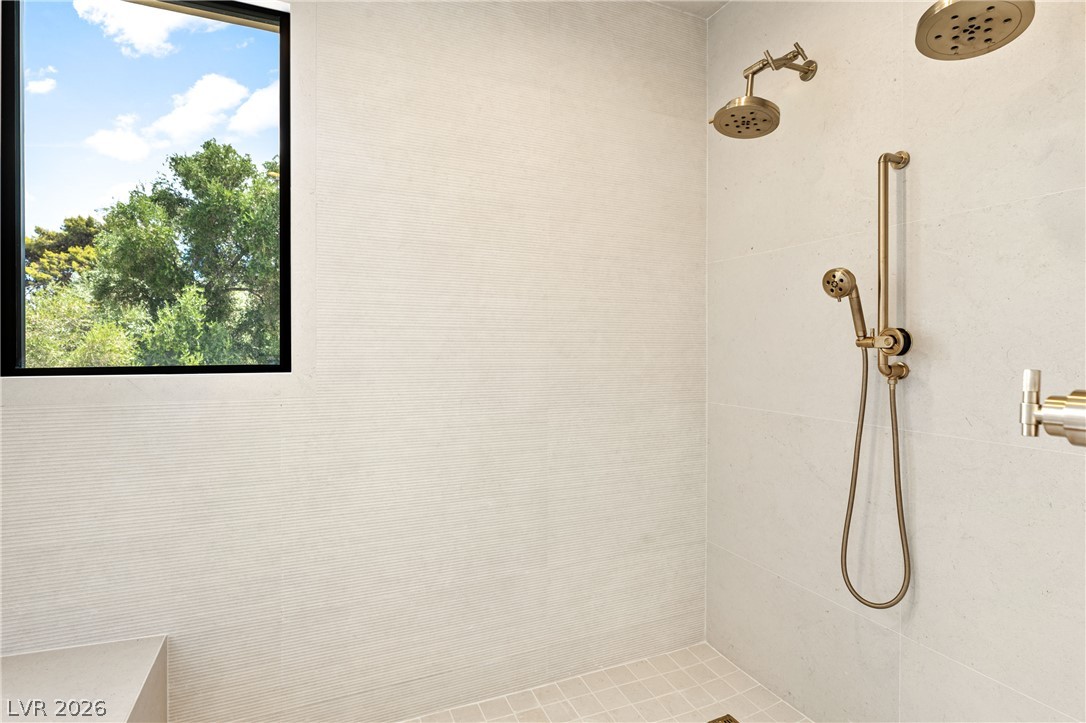 2847 Queens Courtyard Drive Property Photo 41