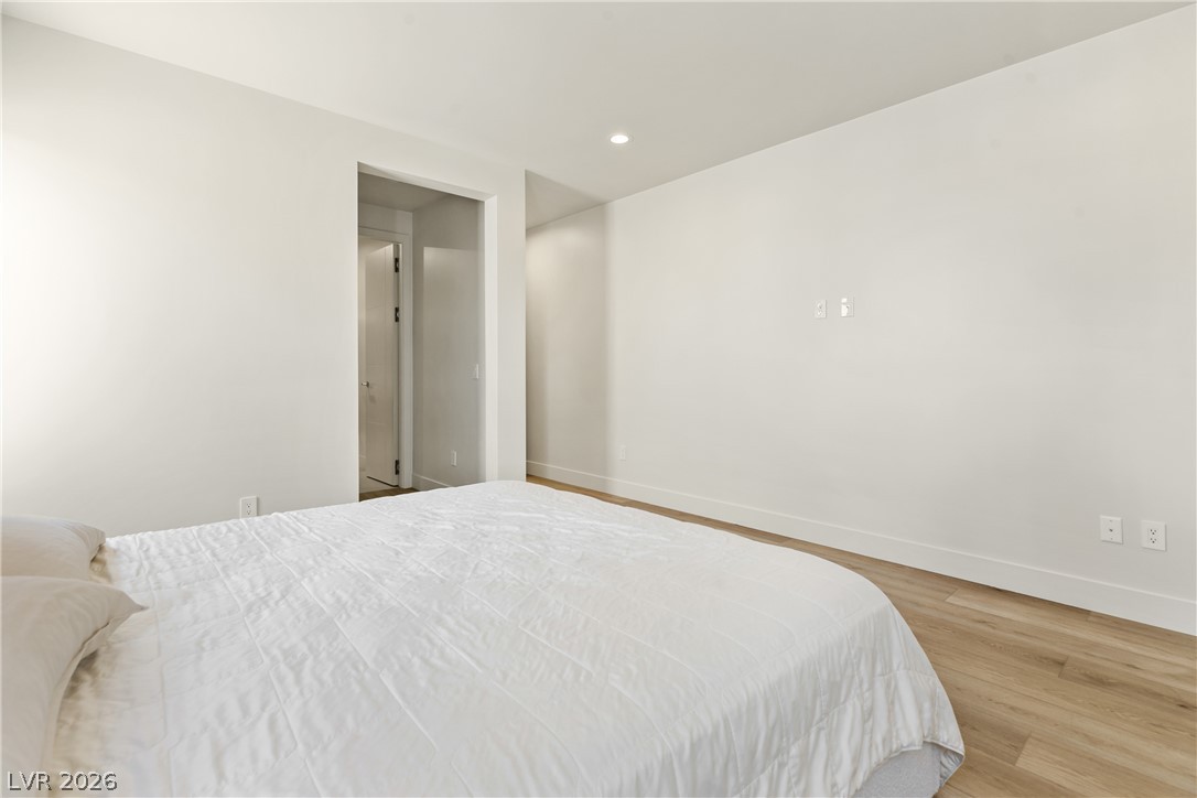2847 Queens Courtyard Drive Property Photo 49