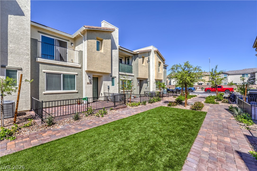 6816 Citron Mist Court Property Photo 3