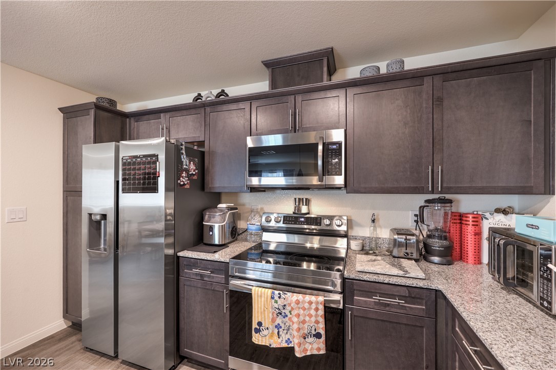 6816 Citron Mist Court Property Photo 14