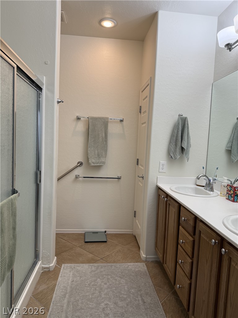 2564 Serene Moon Drive Property Photo 16