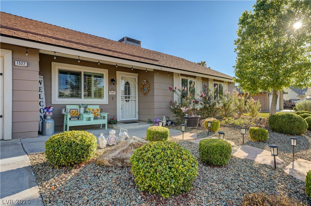 1522 Della Court Property Photo 3