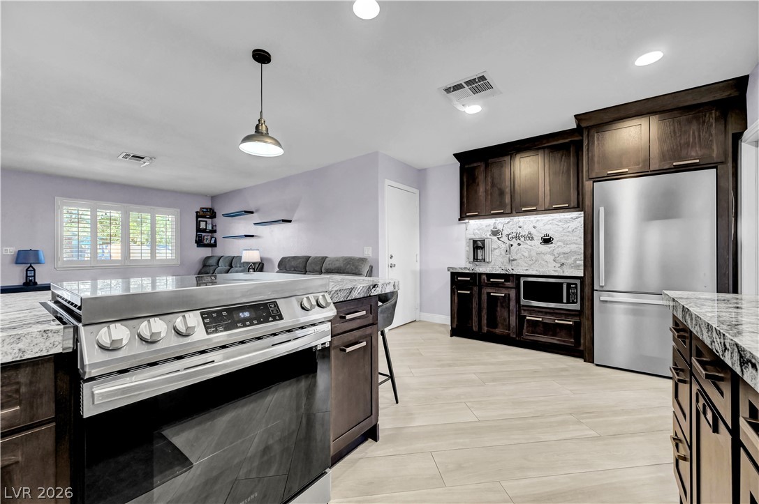 1522 Della Court Property Photo 17
