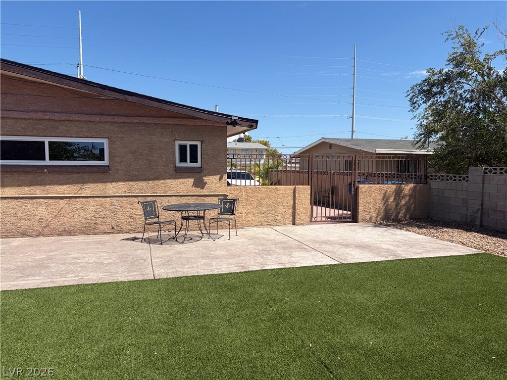 5213 Pebble Beach Boulevard Property Photo 18