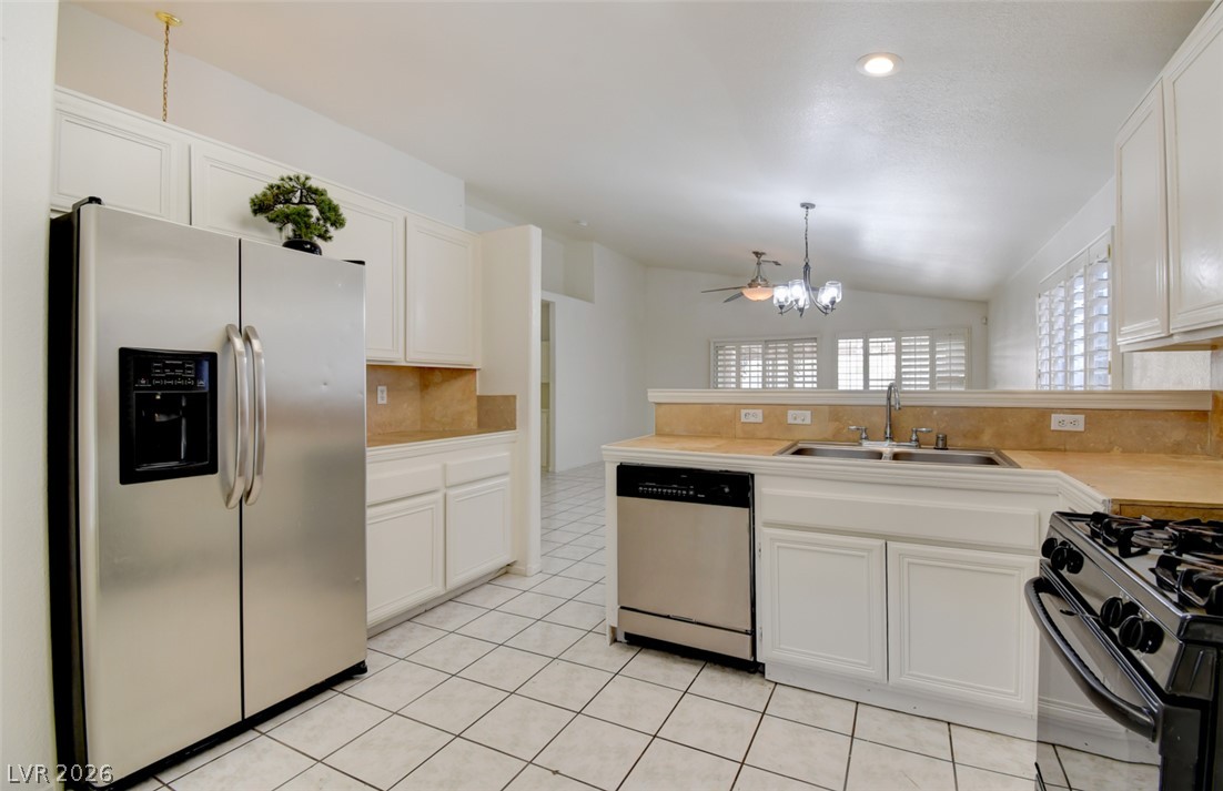 638 Rubber Tree Avenue Property Photo 14