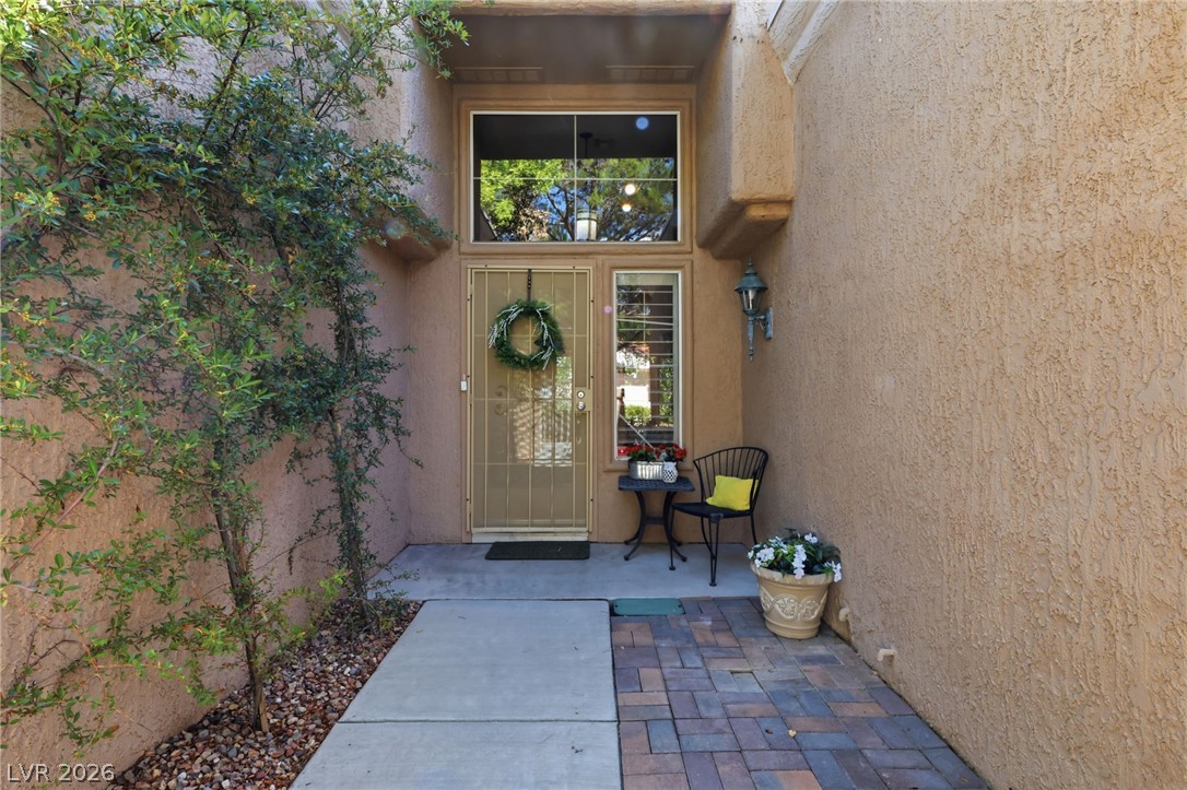 2548 Highvale Drive Property Photo 4