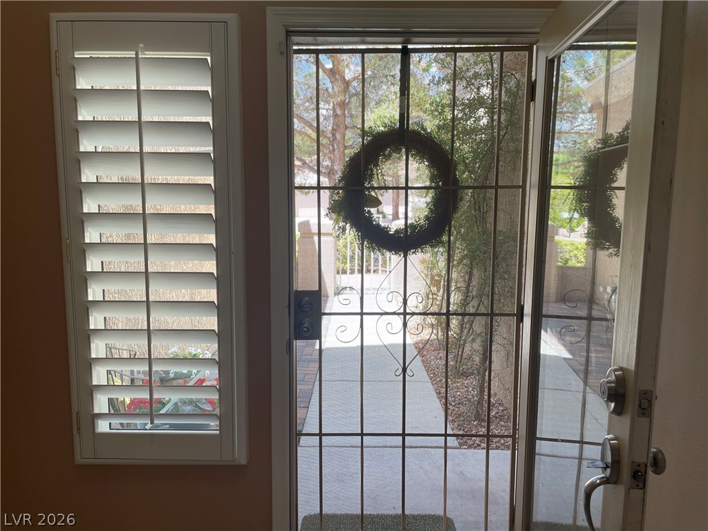 2548 Highvale Drive Property Photo 5
