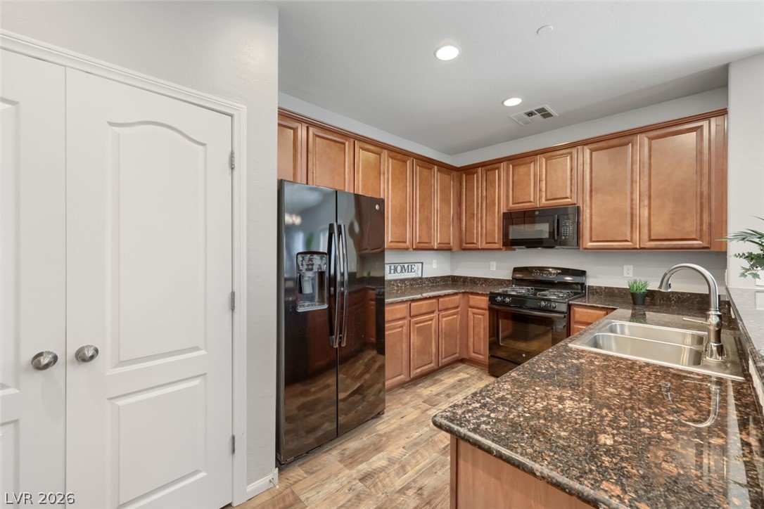 9041 Silken Crests Court Property Photo 9