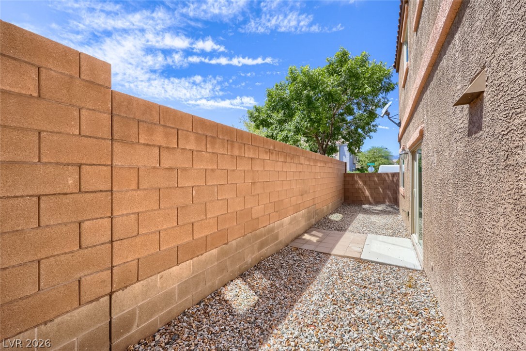 9041 Silken Crests Court Property Photo 27