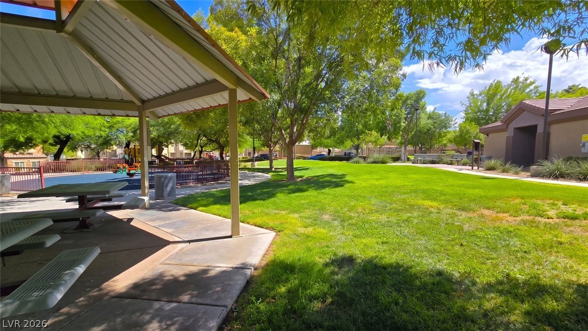 9041 Silken Crests Court Property Photo 34