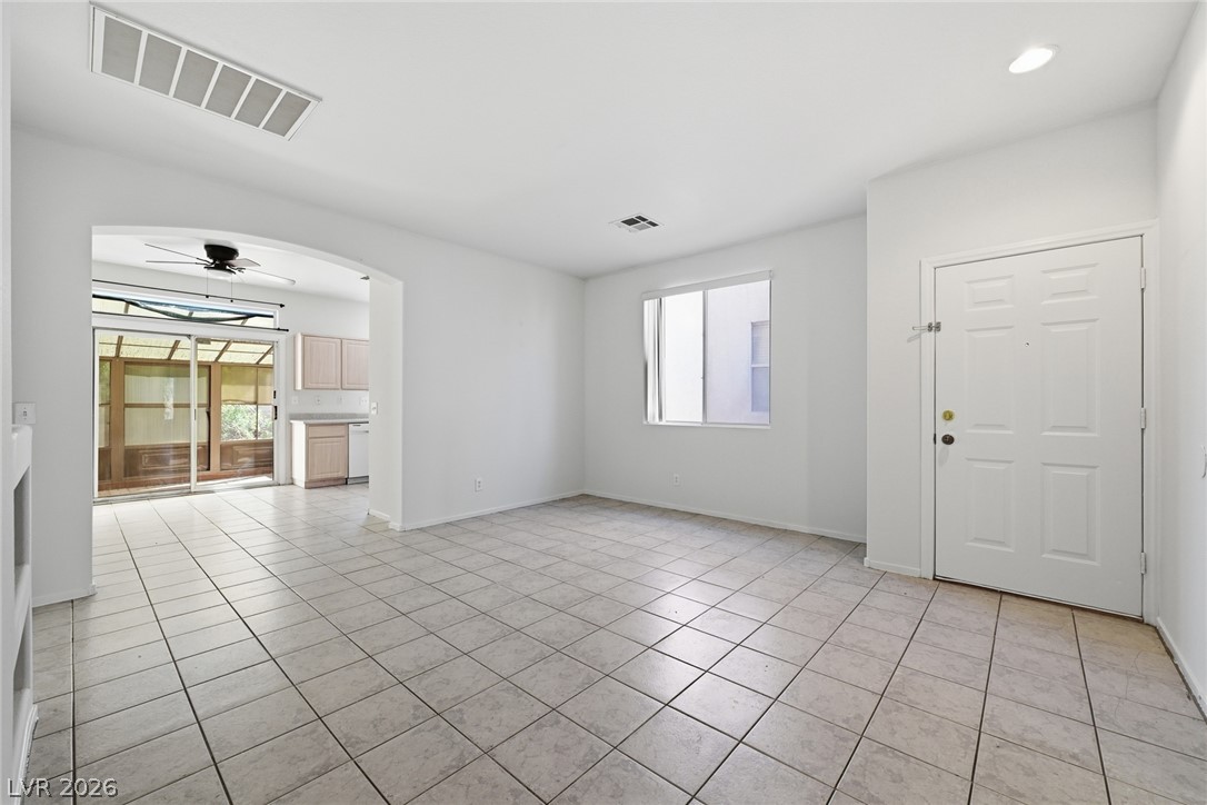 1069 Sweeping Ivy Court Property Photo 3