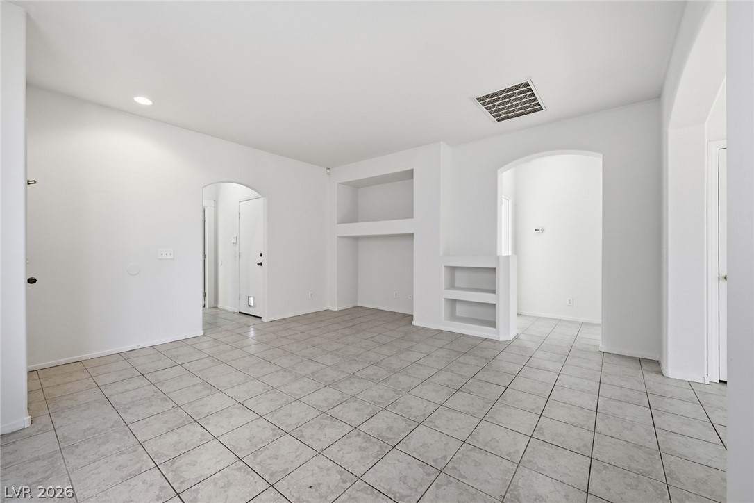 1069 Sweeping Ivy Court Property Photo 4