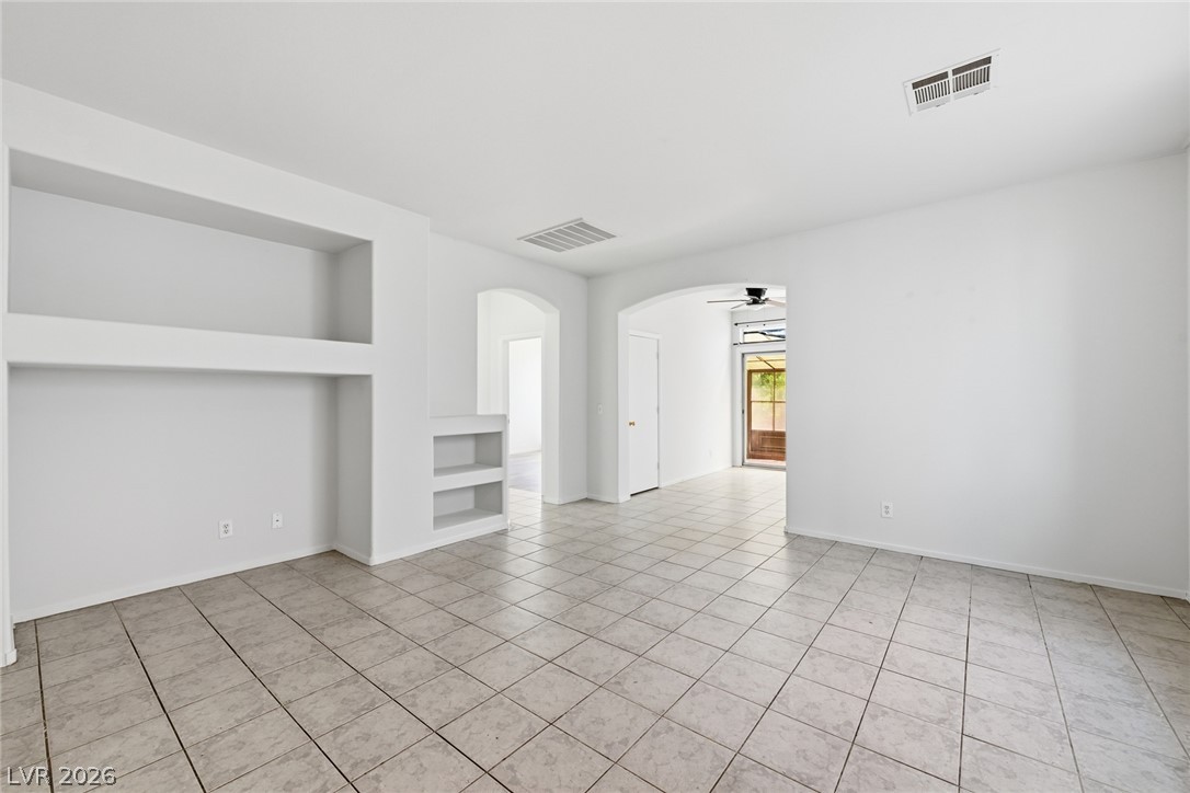 1069 Sweeping Ivy Court Property Photo 5