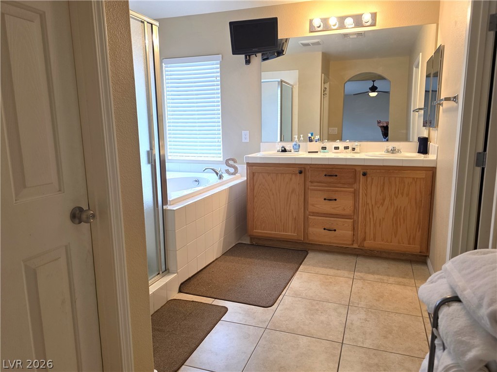 5628 West Tideview Street Property Photo 13