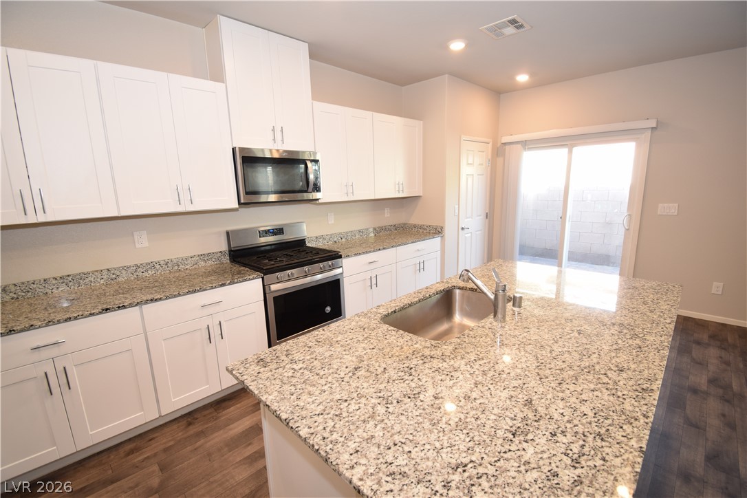 7525 Cooks Meadow Street Property Photo 14