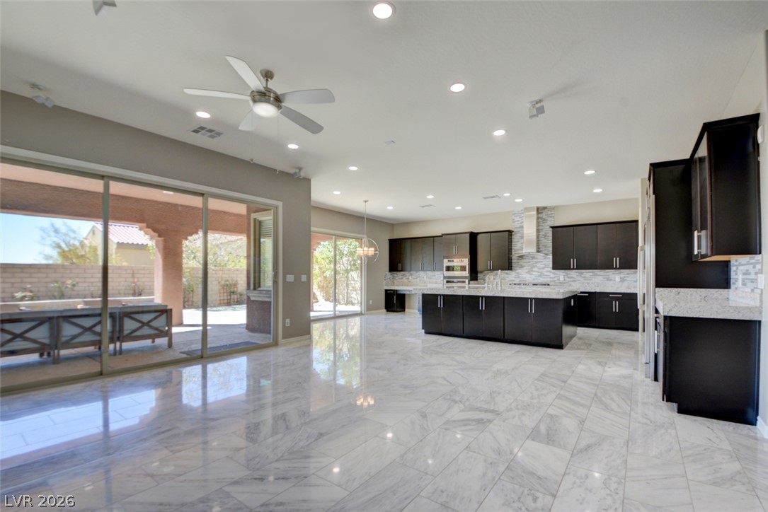 12101 Edgehurst Court Property Photo 12