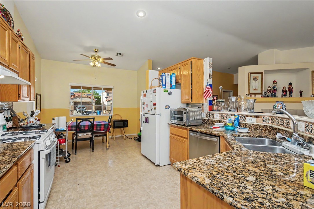 337 Maritocca Avenue Property Photo 8