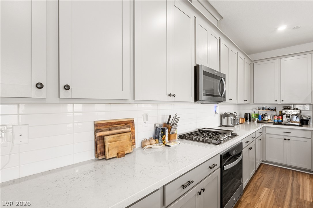 863 Benning Street Property Photo 7