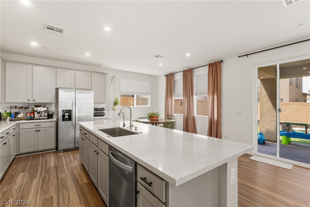 863 Benning Street Property Photo 8