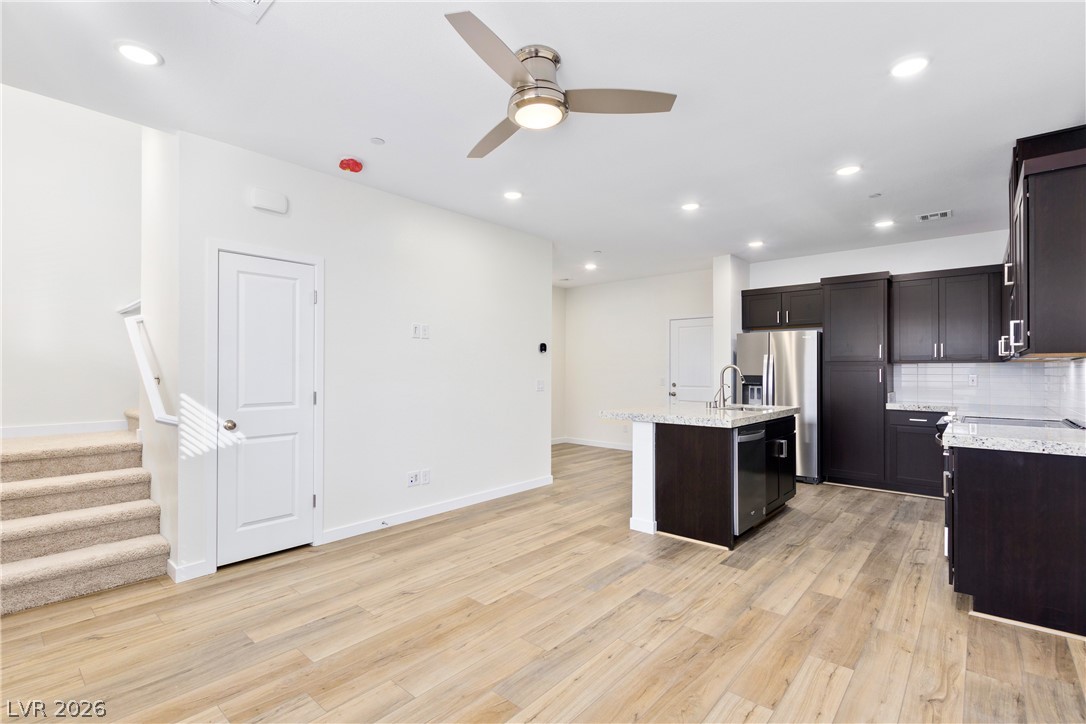 212 Freeport View Place Property Photo 4