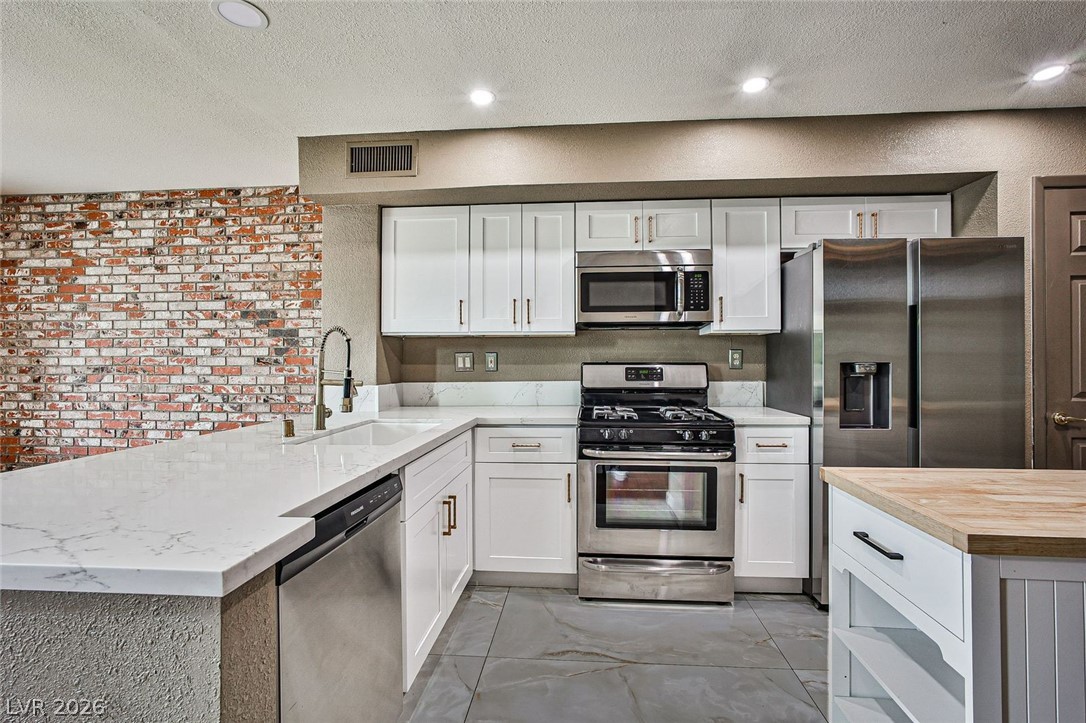 2657 Seashore Drive Property Photo 7