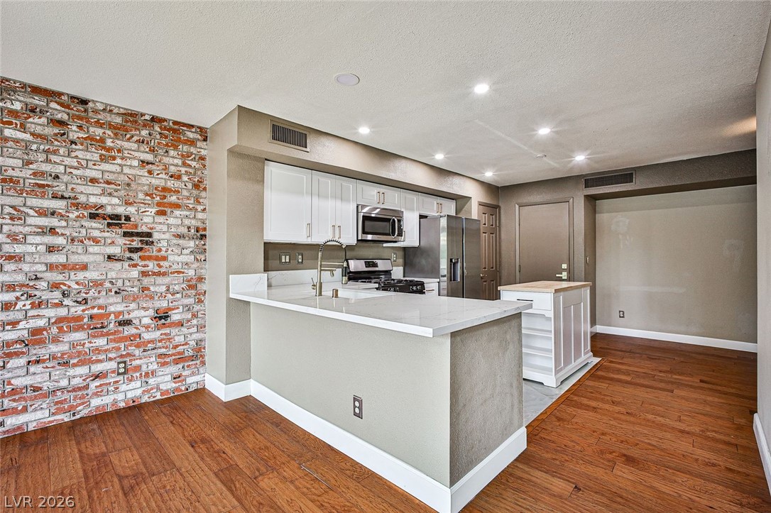 2657 Seashore Drive Property Photo 9