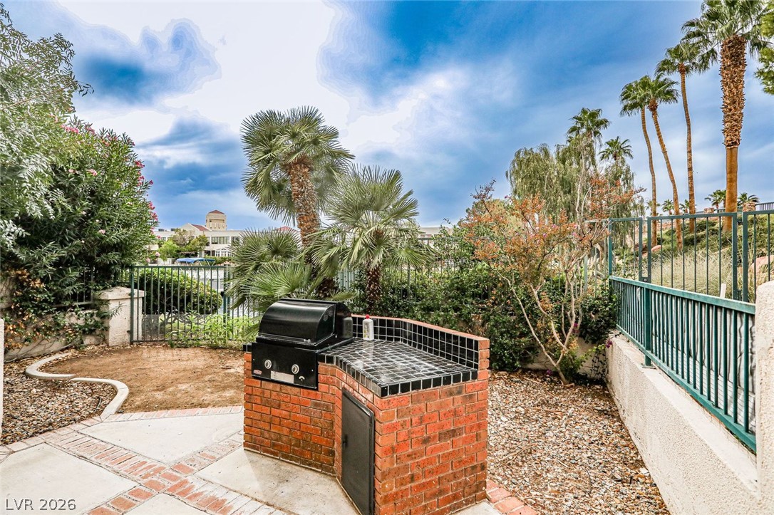 2657 Seashore Drive Property Photo 29