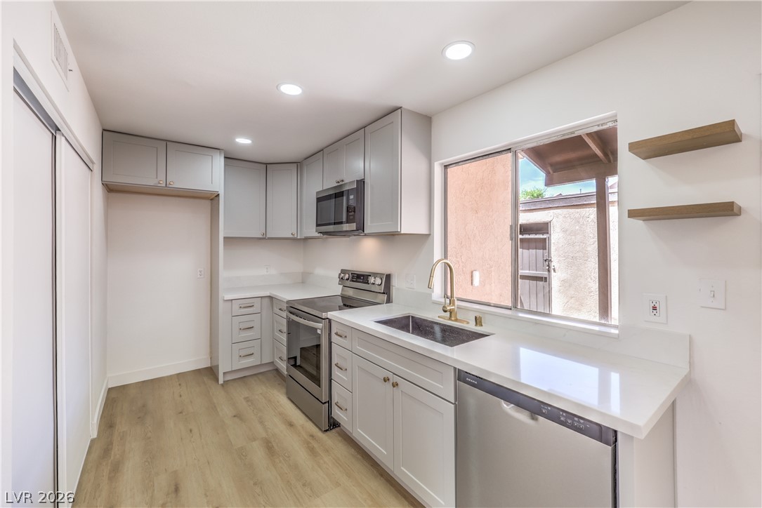 513 Starfire Place Property Photo 4