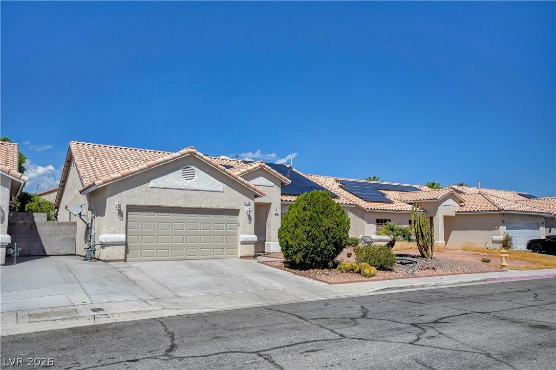 5129 Coral Beach Street Property Photo 4