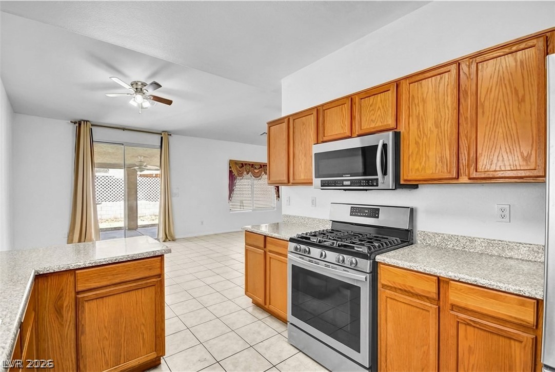 5129 Coral Beach Street Property Photo 6