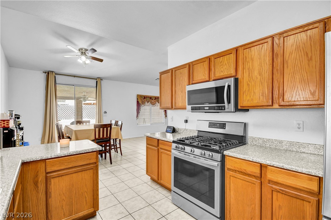 5129 Coral Beach Street Property Photo 7