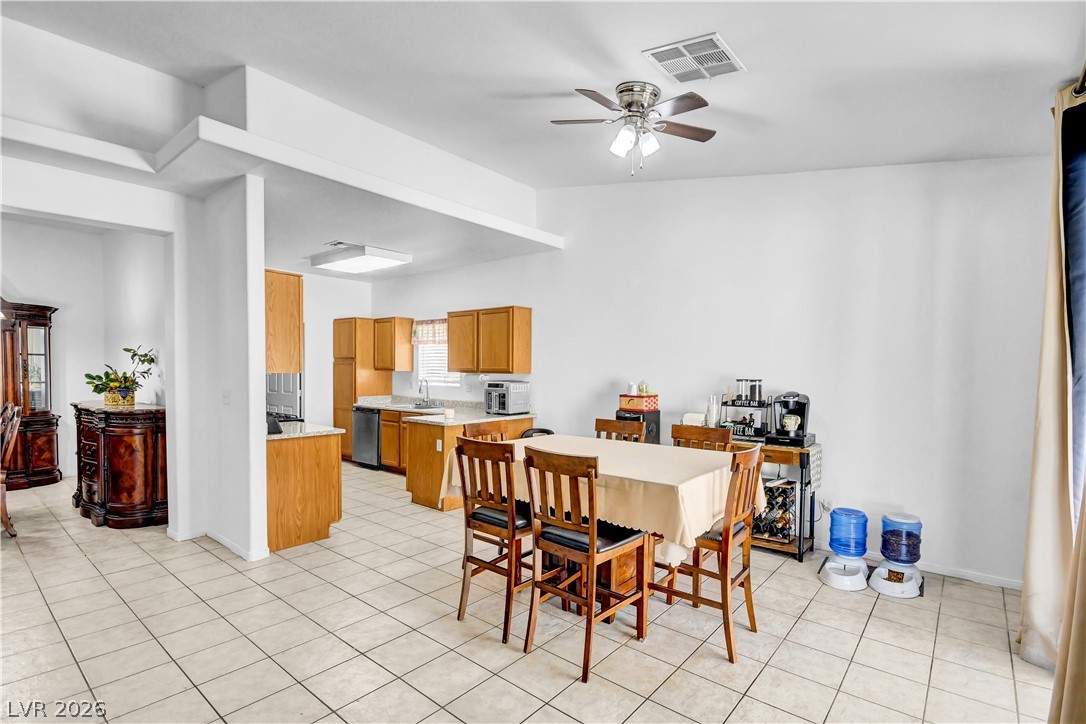 5129 Coral Beach Street Property Photo 10