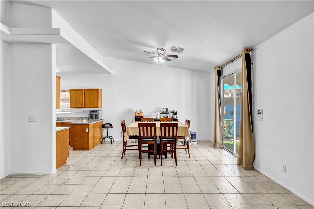 5129 Coral Beach Street Property Photo 11