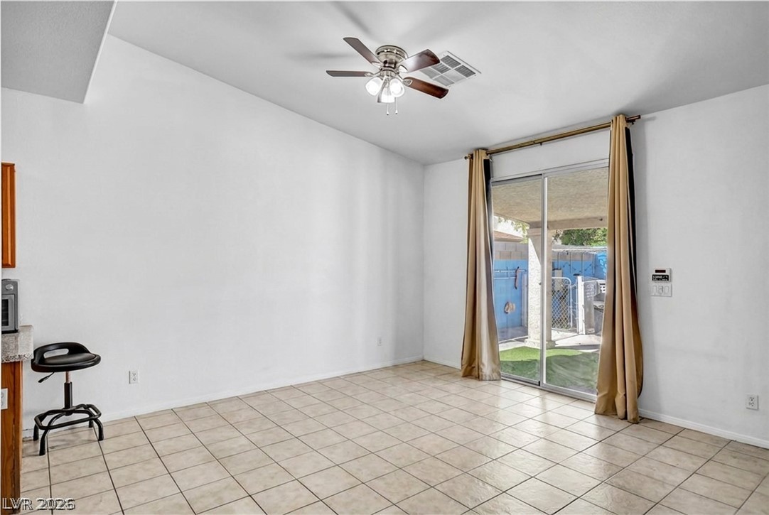 5129 Coral Beach Street Property Photo 11