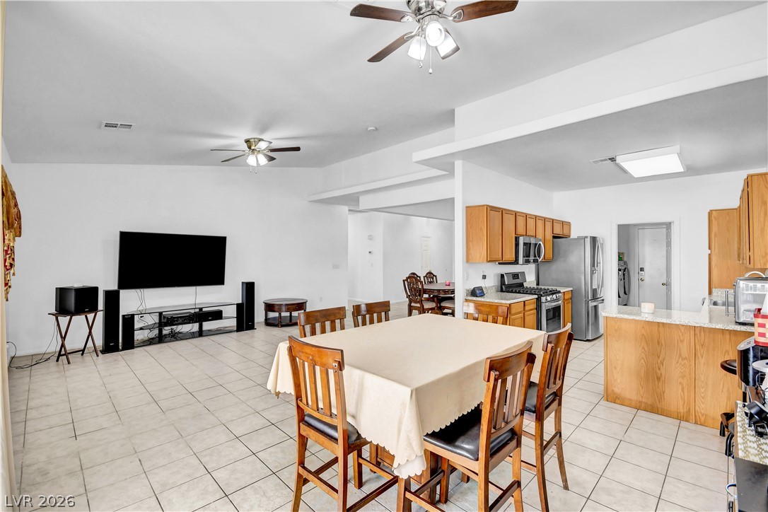 5129 Coral Beach Street Property Photo 13