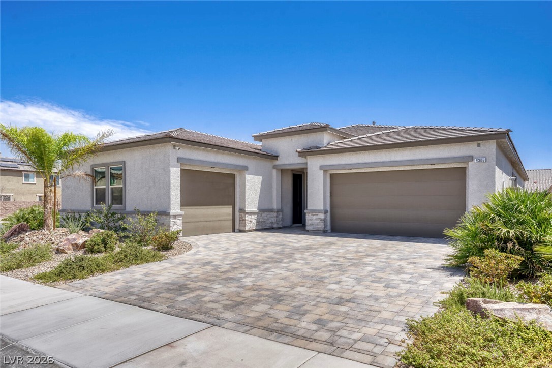 9306 Sierra De Luna Court Property Photo 5