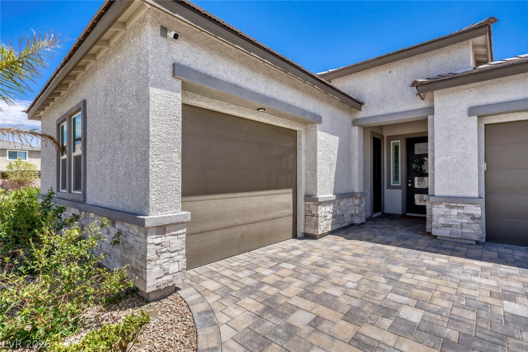 9306 Sierra De Luna Court Property Photo 6