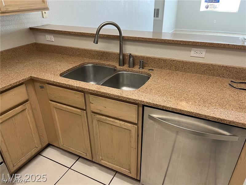 7450 South Eastern Avenue 1059 Property Photo 4