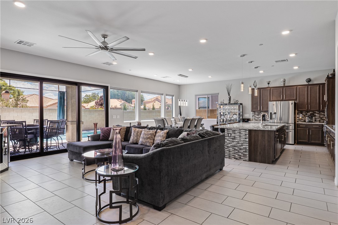 7441 Deschutes Circle Property Photo 14