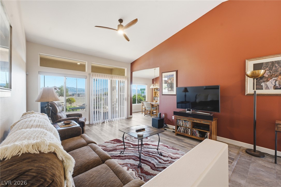 9812 Villa Ridge Drive Property Photo 7