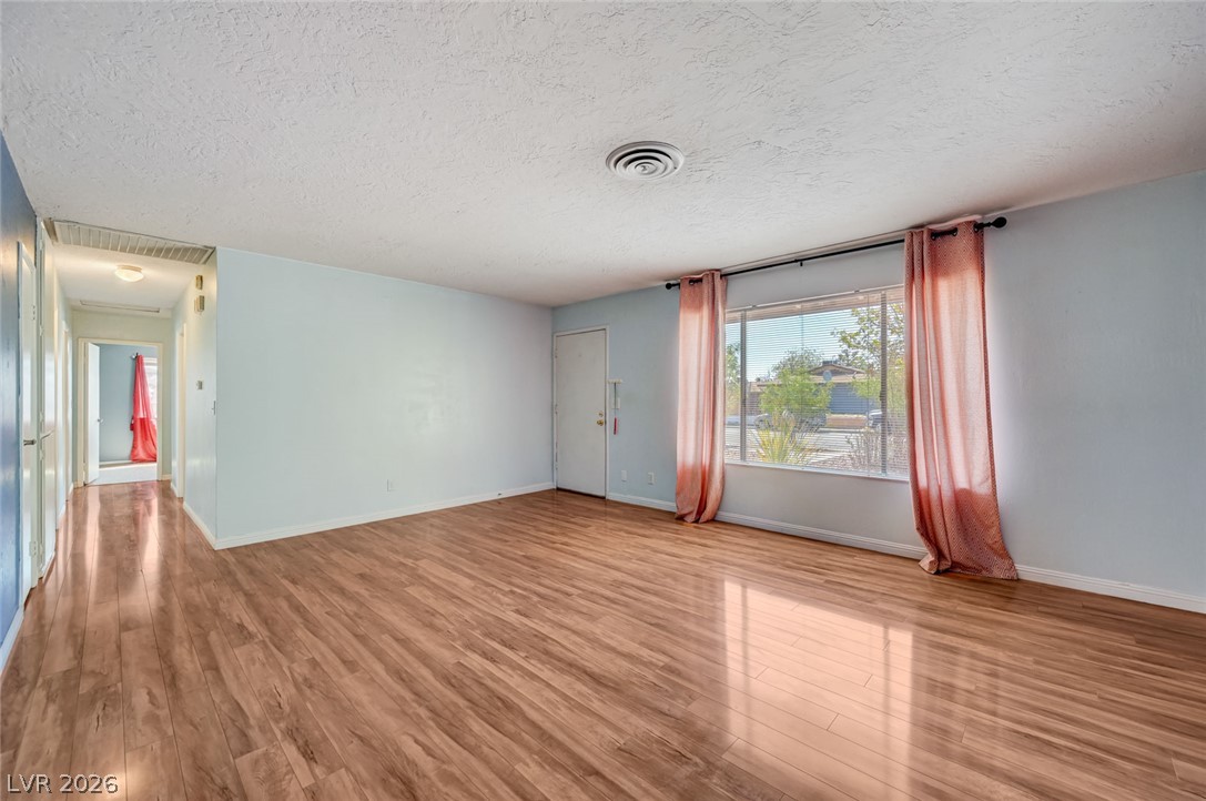 1209 Meadbrook Street Property Photo 7