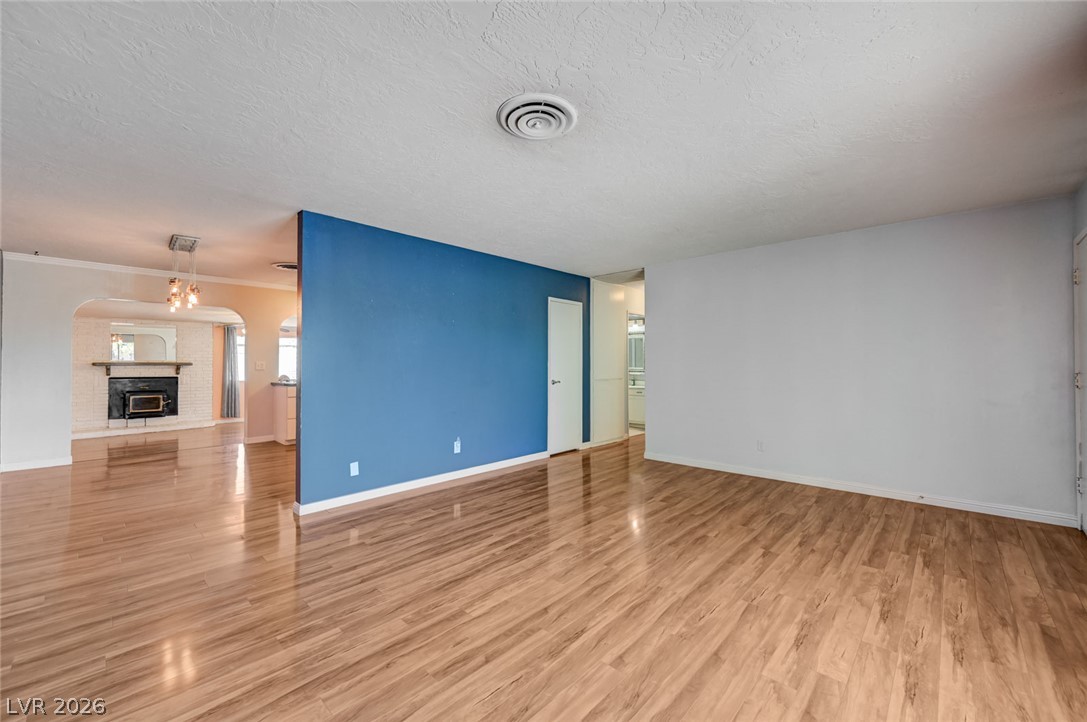 1209 Meadbrook Street Property Photo 8